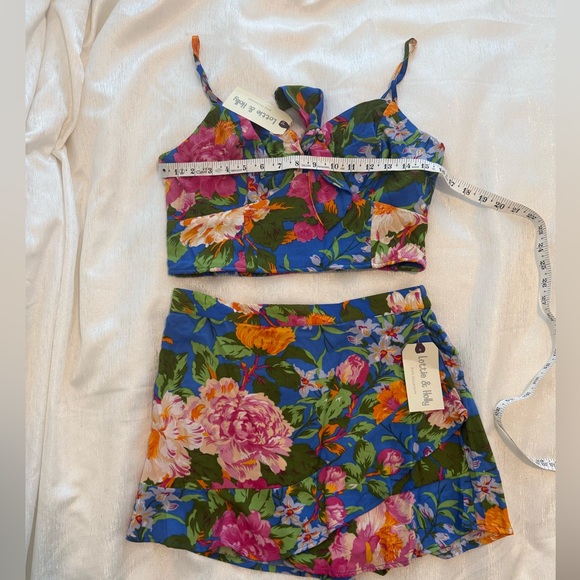 New with tags Floral two piece set - Picture 8 of 8